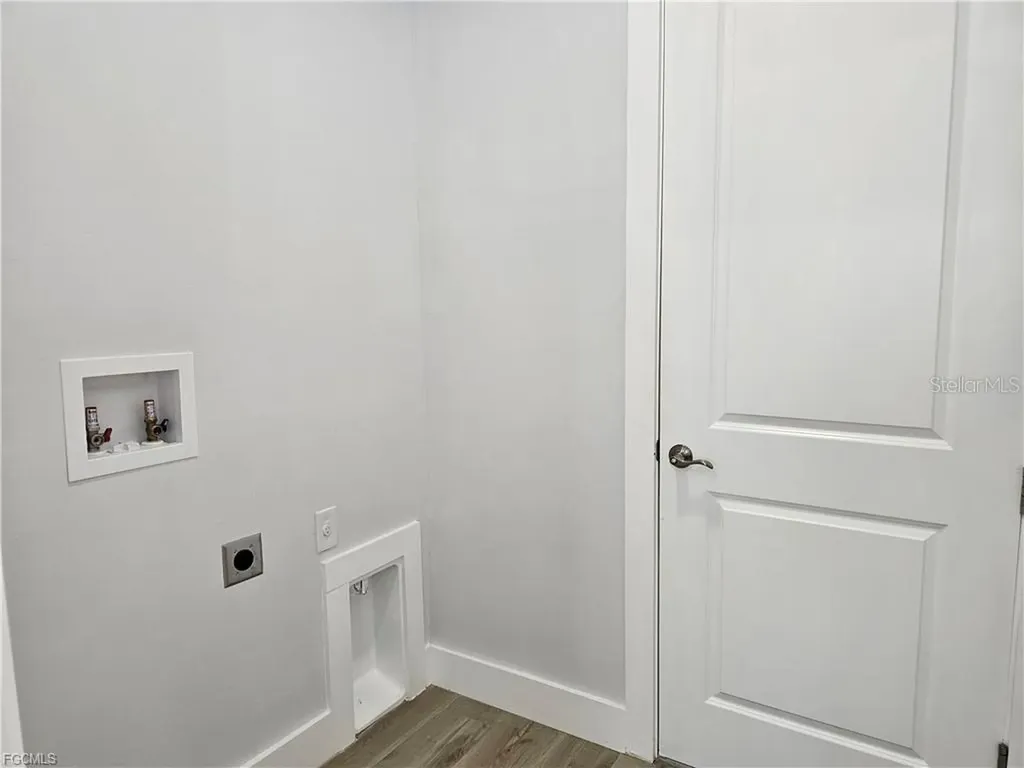 1425 NW 1st Street Cape Coral FL 33993