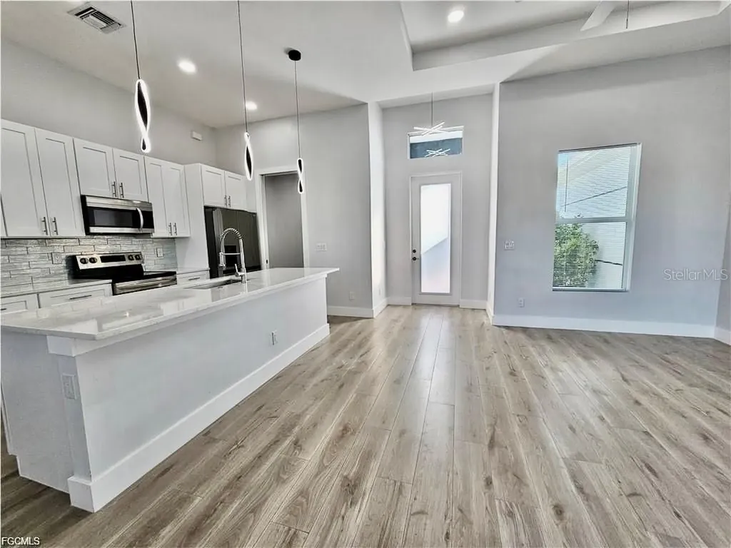 1425 NW 1st Street Cape Coral FL 33993