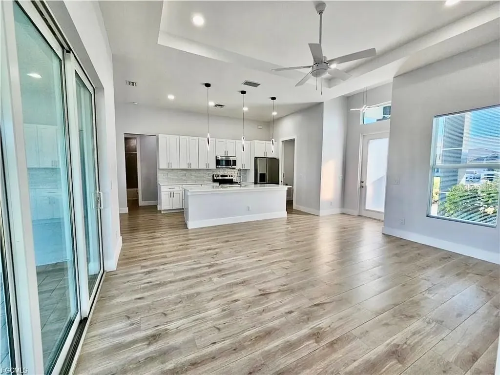 1425 NW 1st Street Cape Coral FL 33993