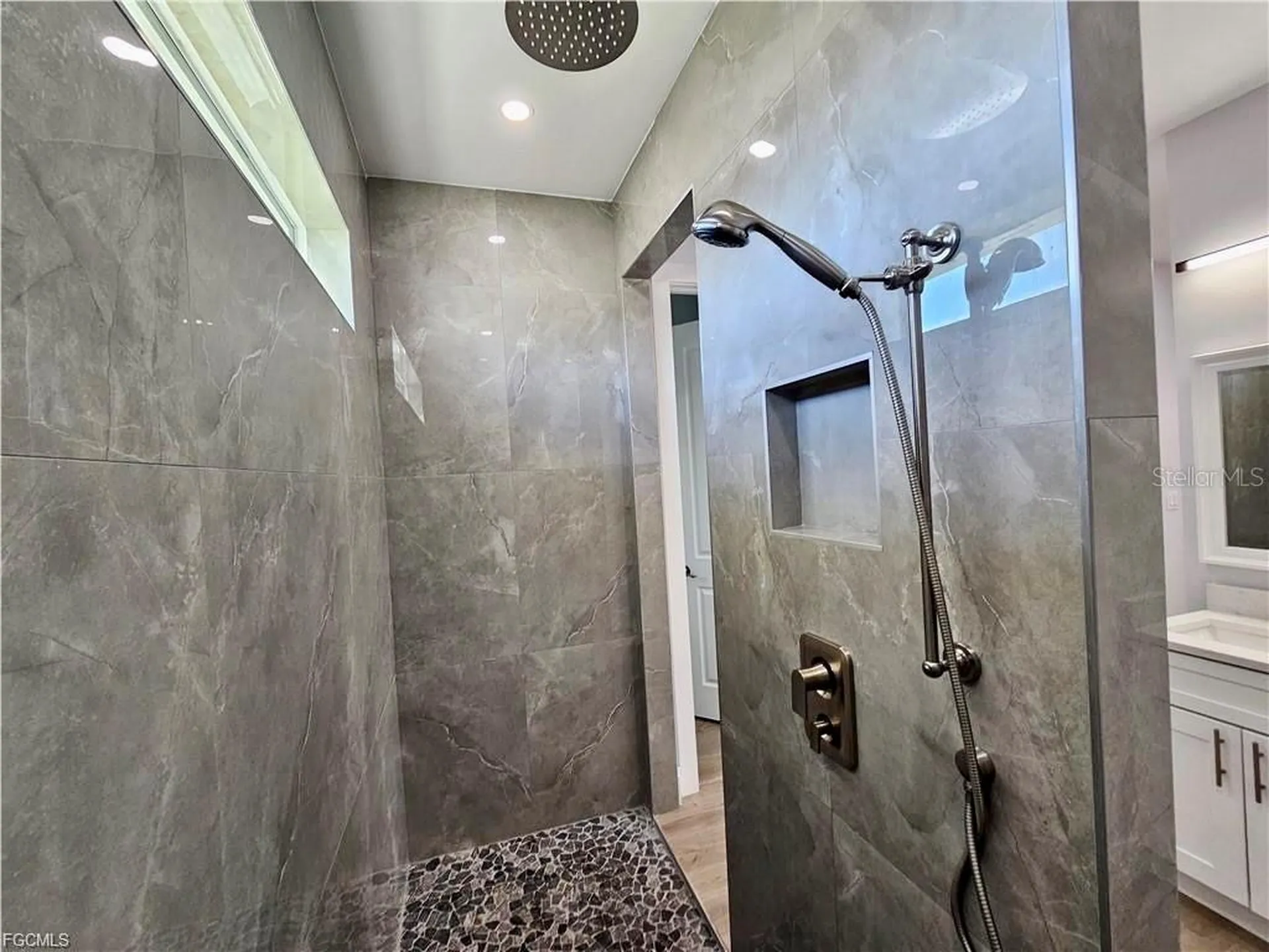 1425 NW 1st Street Cape Coral FL 33993