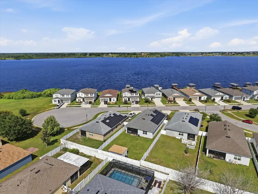 120 Summershore Drive Auburndale FL 33823