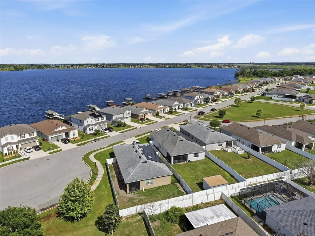120 Summershore Drive Auburndale FL 33823