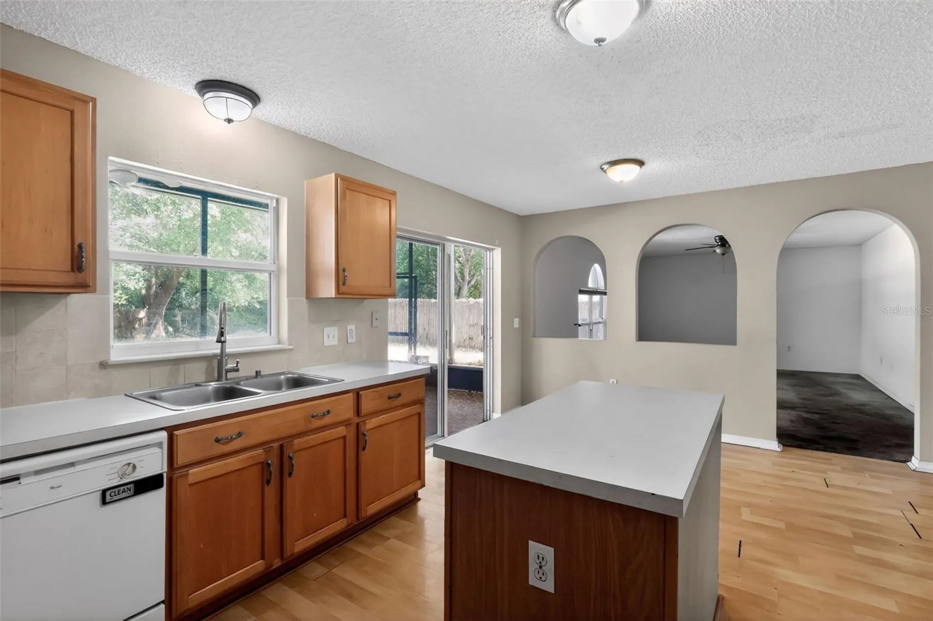 307 Pleasant Gardens Drive Apopka FL 32703