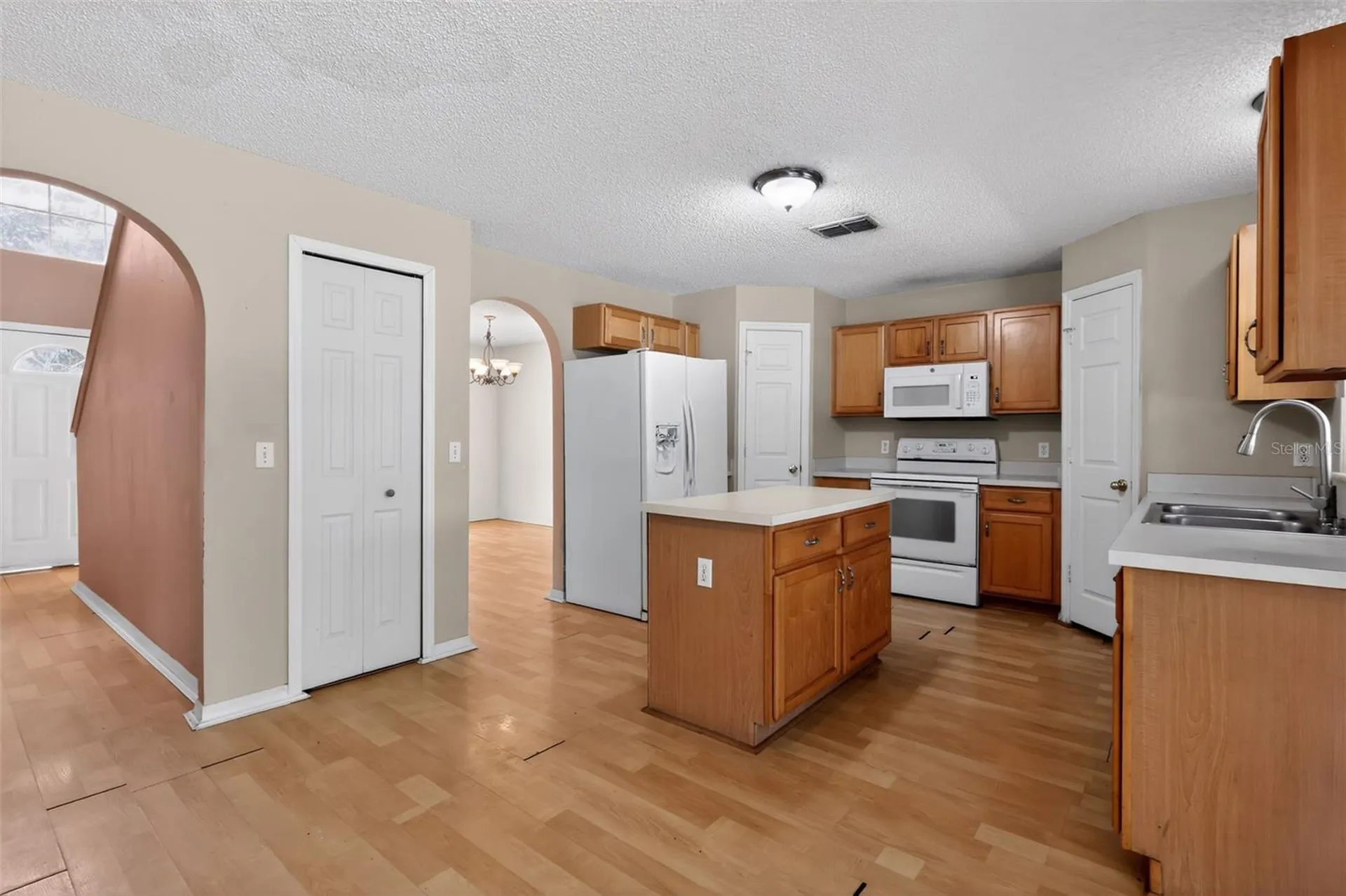 307 Pleasant Gardens Drive Apopka FL 32703