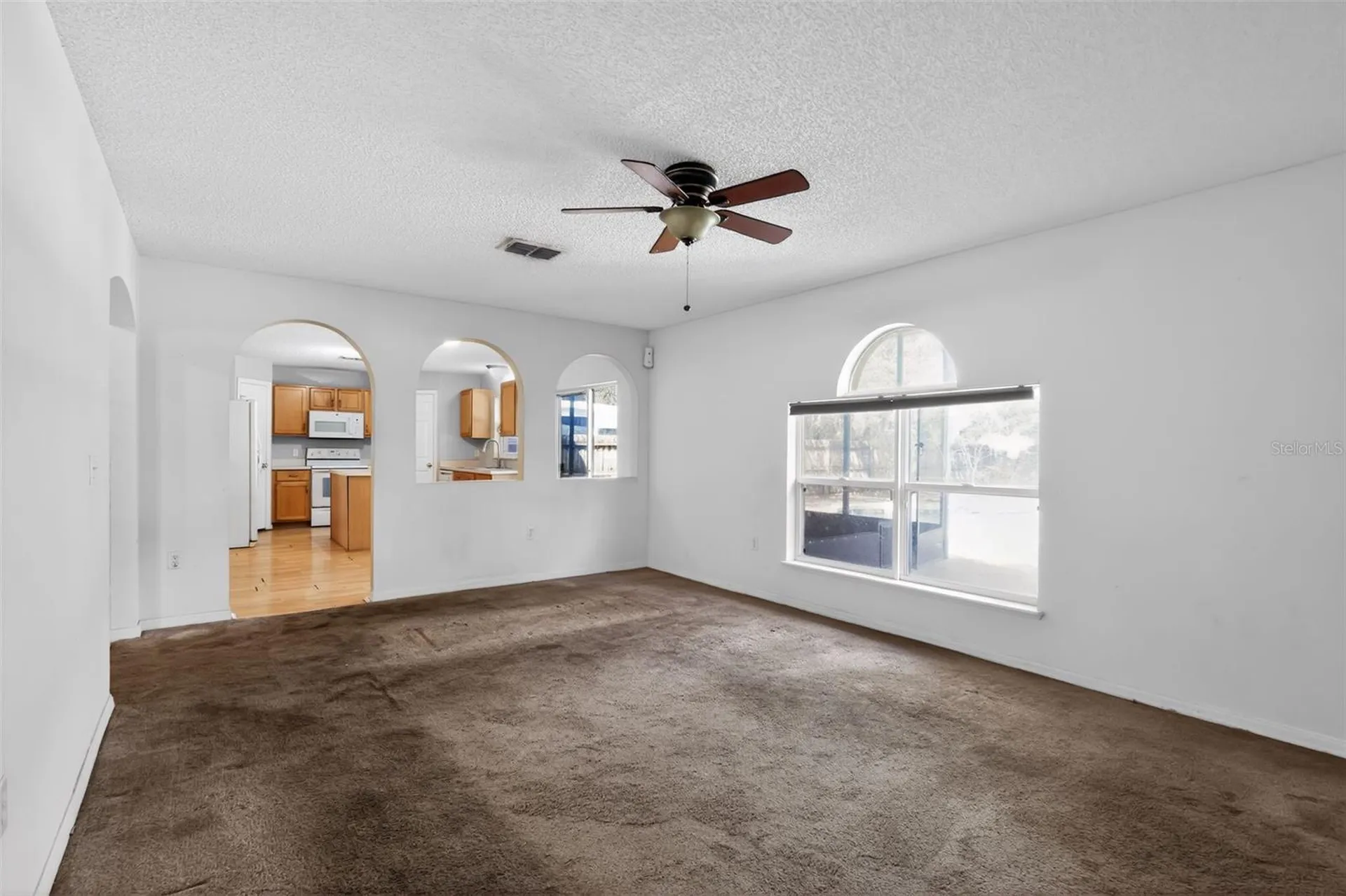 307 Pleasant Gardens Drive Apopka FL 32703