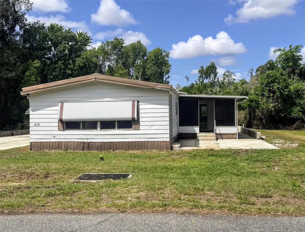 17031 Bay Avenue Montverde FL 34756