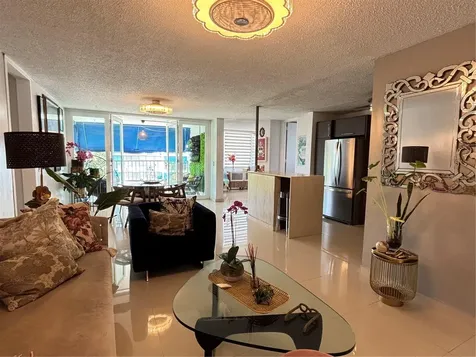 1248 Avenue Luis Vigoreaux Guaynabo PR 00966