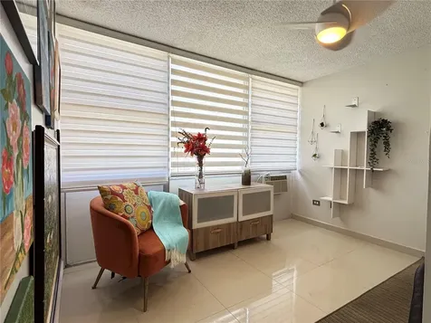 1248 Avenue Luis Vigoreaux Guaynabo PR 00966