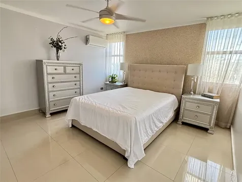 1248 Avenue Luis Vigoreaux Guaynabo PR 00966