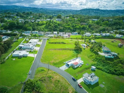 E-2 S Calle Reina Mora Toa Alta PR 00953