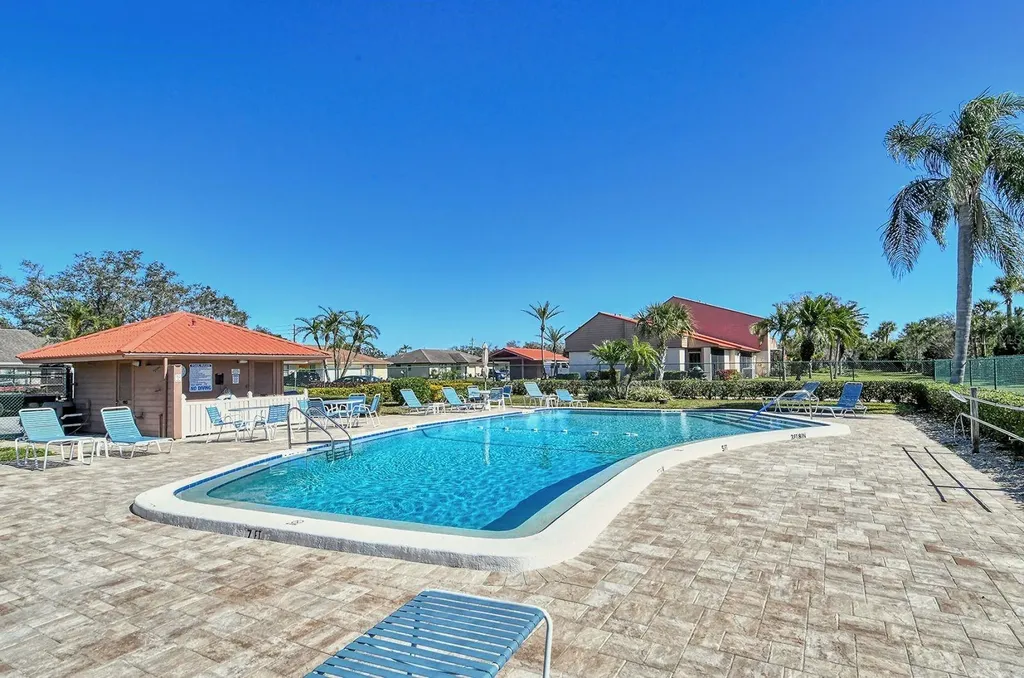 6519 Draw Lane Sarasota FL 34238