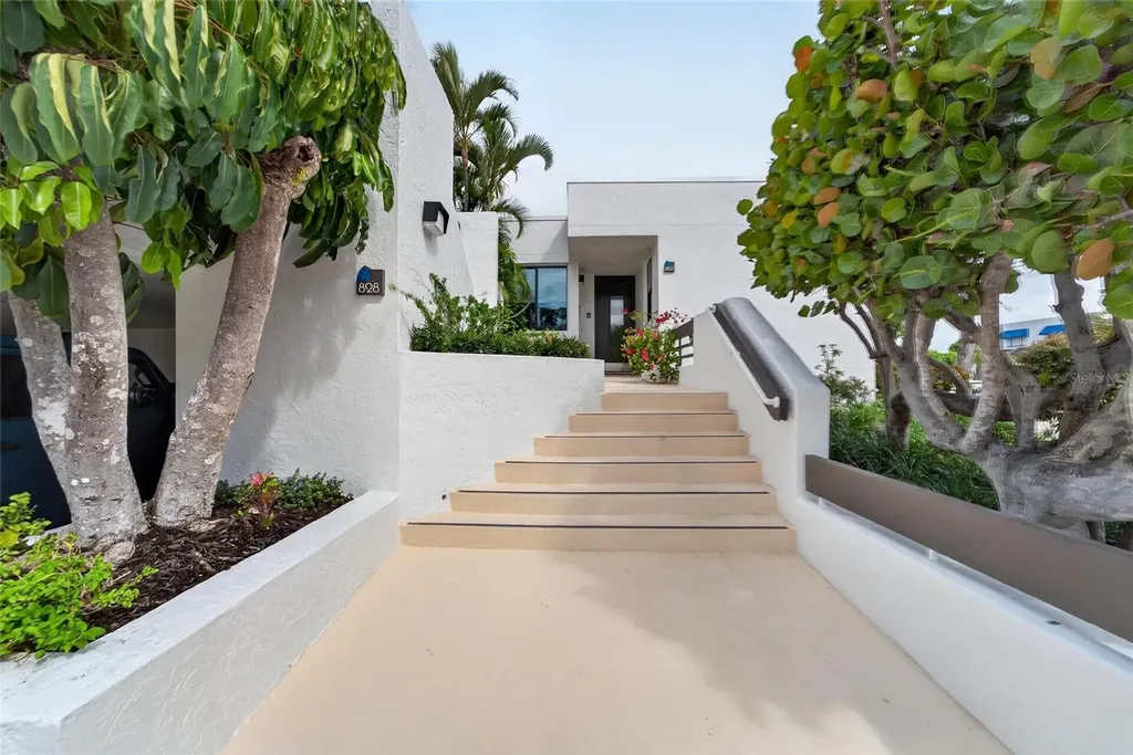 828 Bayport Way Longboat Key FL 34228