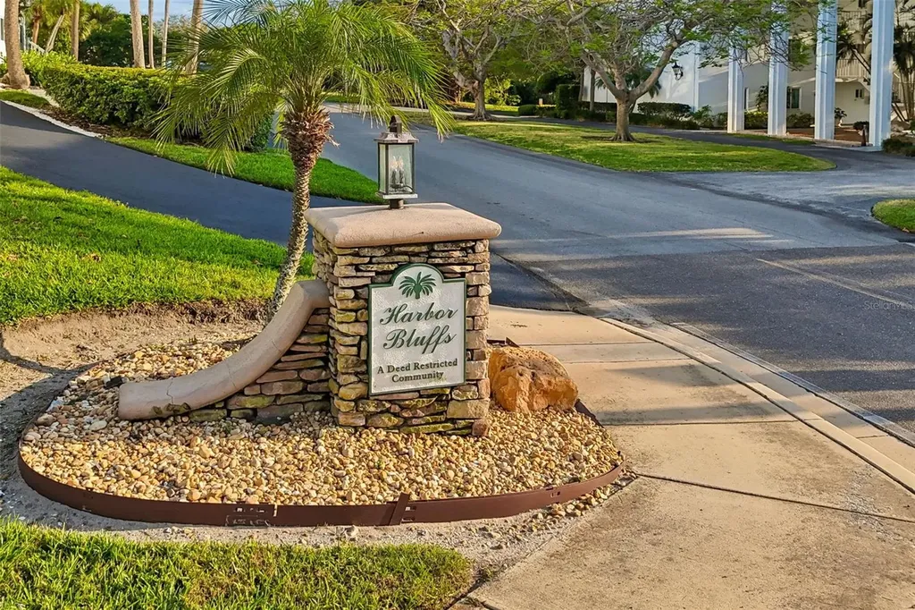 125 Harbor Bluff Drive Largo FL 33770