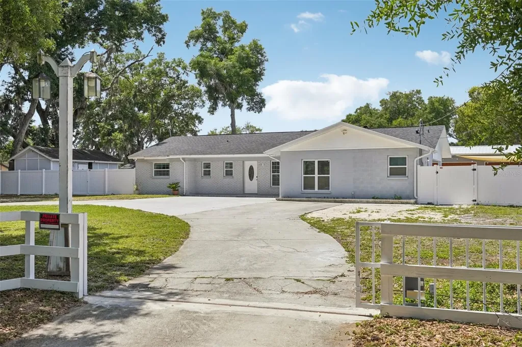 1414 Seffner Valrico Road Seffner FL 33584