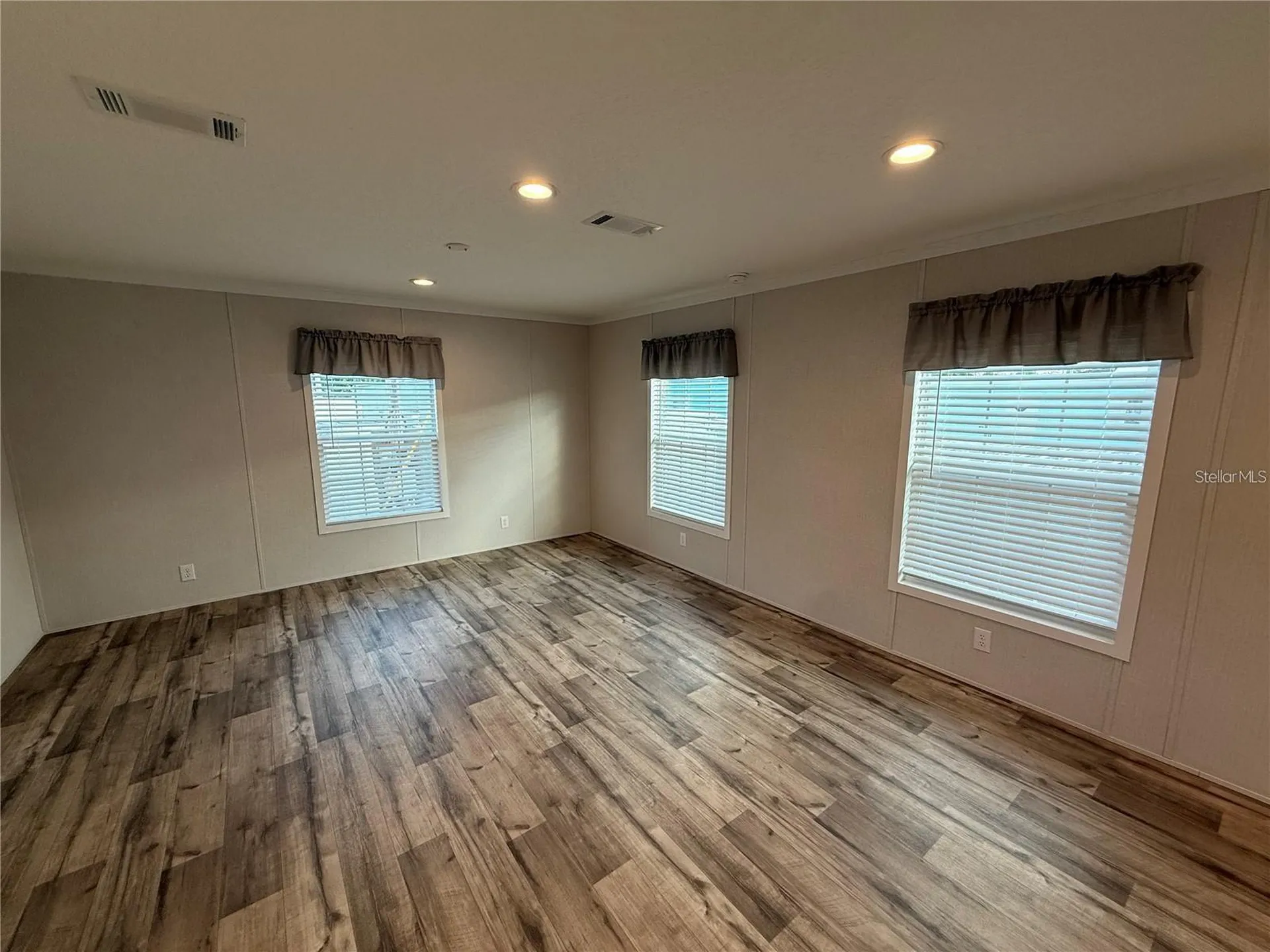 7801 34th Avenue N St Petersburg FL 33710