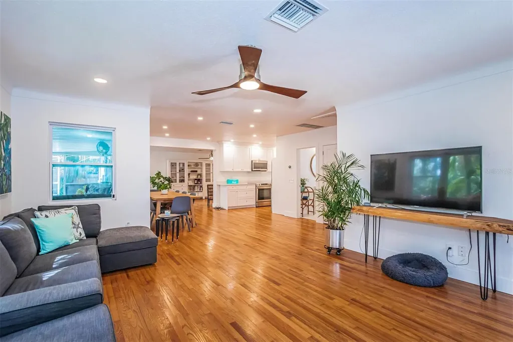 2657 44th Street S Gulfport FL 33711