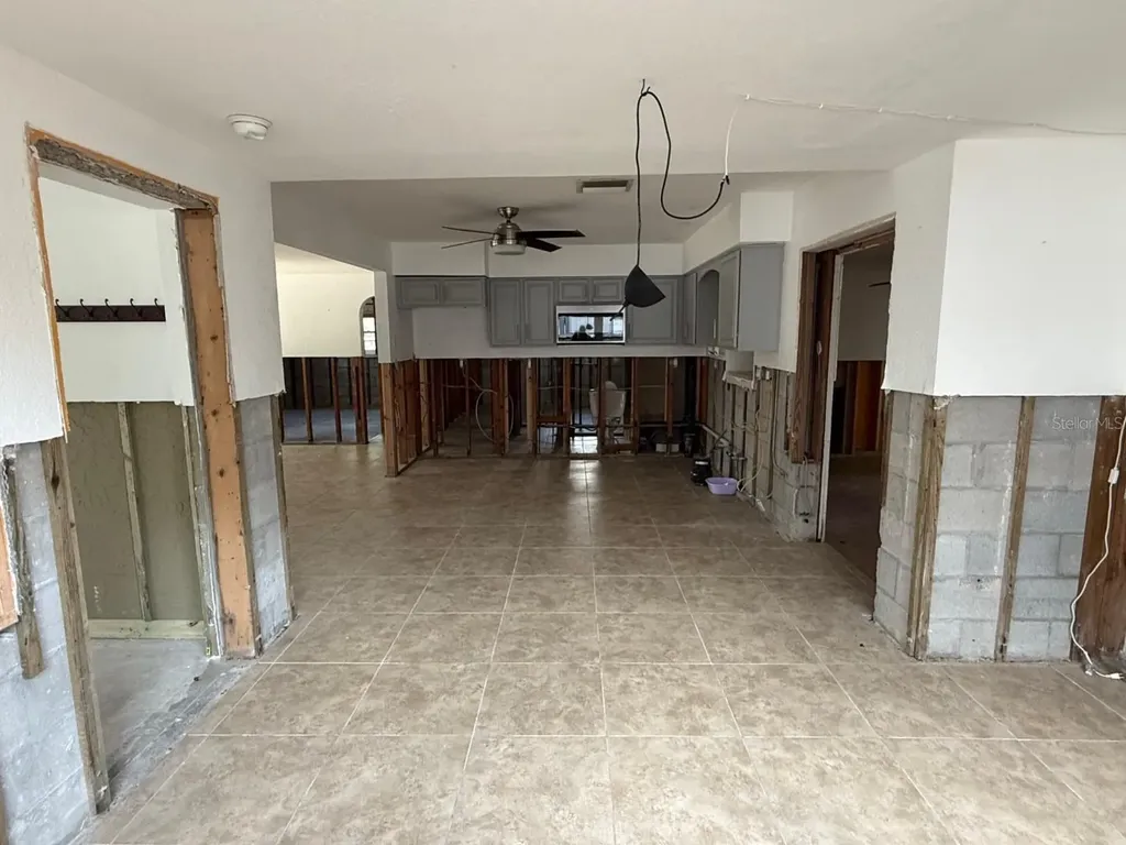 9045 3rd Street N St Petersburg FL 33702
