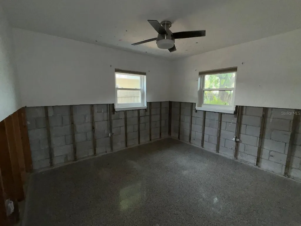 9045 3rd Street N St Petersburg FL 33702