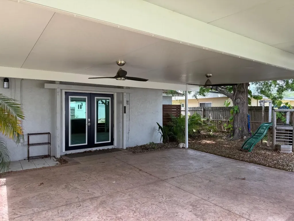 9045 3rd Street N St Petersburg FL 33702