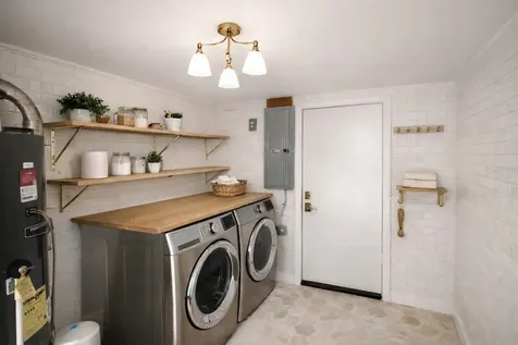 9045 3rd Street N St Petersburg FL 33702