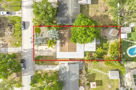 9045 3rd Street N St Petersburg FL 33702