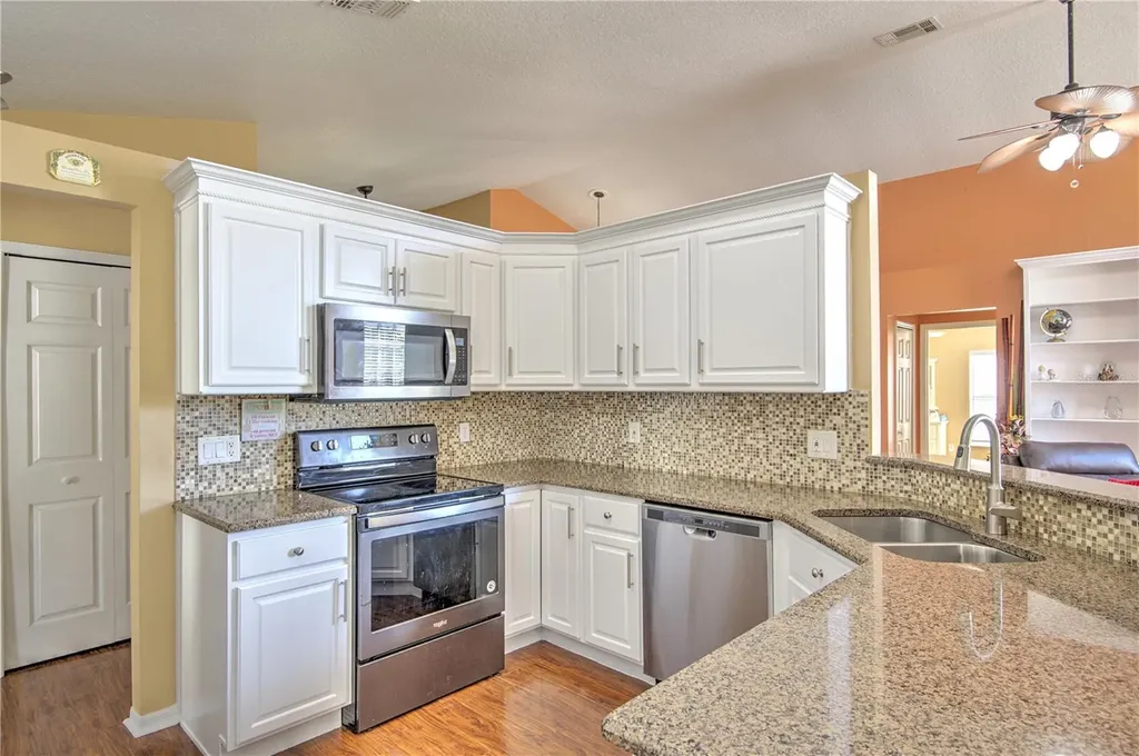684 Yorkshire Drive Oviedo FL 32765