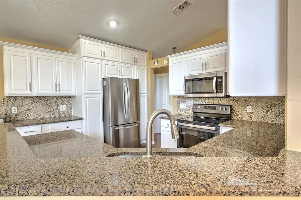 684 Yorkshire Drive Oviedo FL 32765