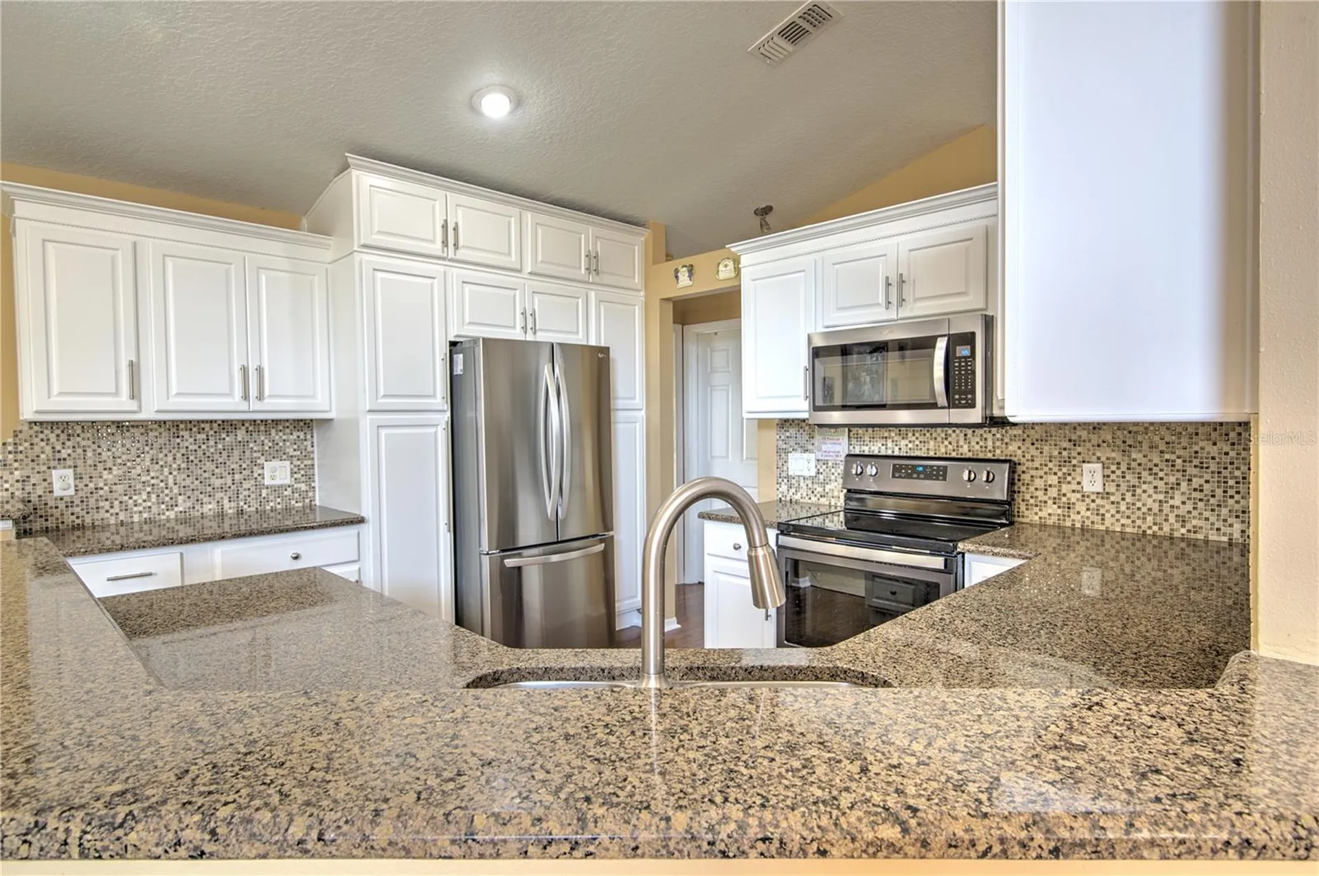 684 Yorkshire Drive Oviedo FL 32765