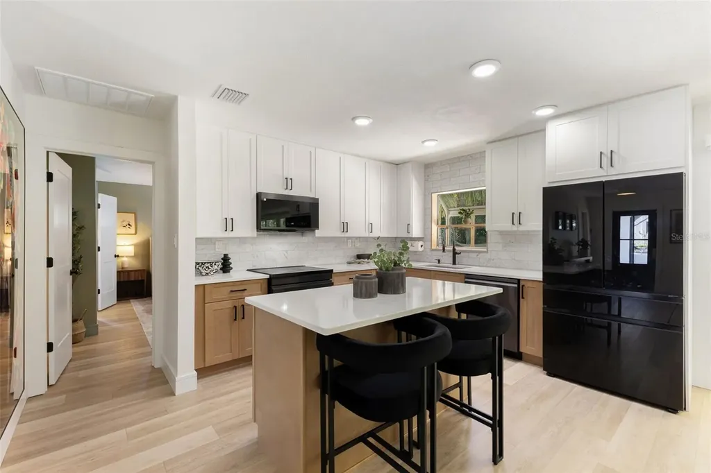 4618 Bayshore Boulevard NE St Petersburg FL 33703