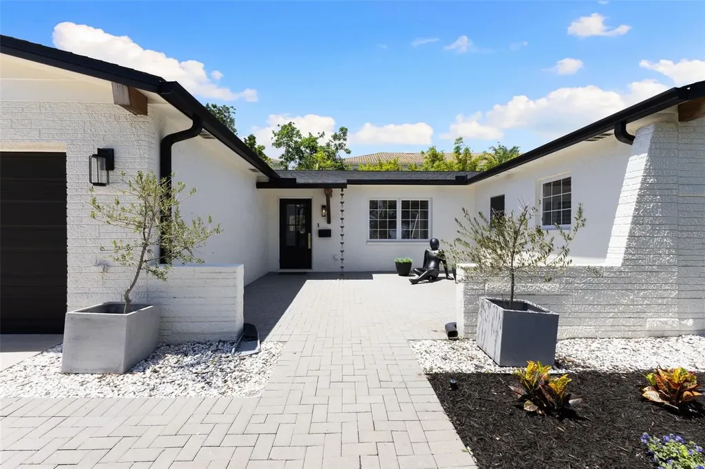 4618 Bayshore Boulevard NE St Petersburg FL 33703