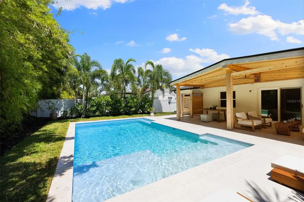 4618 Bayshore Boulevard NE St Petersburg FL 33703