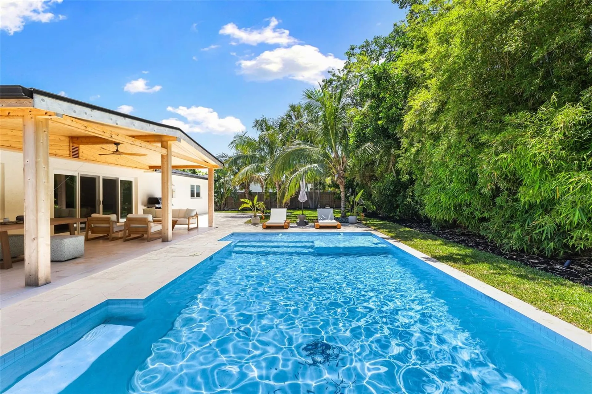 4618 Bayshore Boulevard NE St Petersburg FL 33703