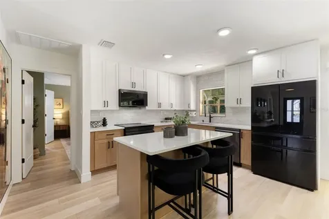 4618 Bayshore Boulevard NE St Petersburg FL 33703