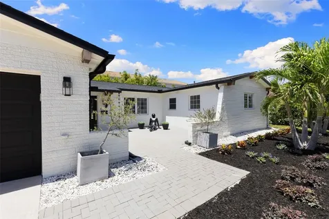 4618 Bayshore Boulevard NE St Petersburg FL 33703