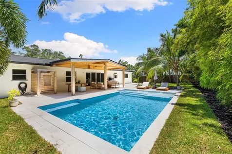 4618 Bayshore Boulevard NE St Petersburg FL 33703
