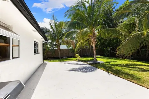 4618 Bayshore Boulevard NE St Petersburg FL 33703