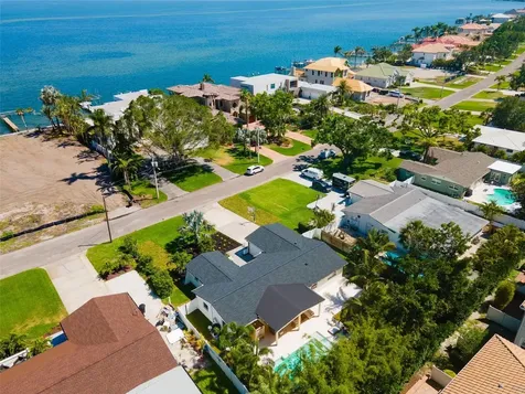 4618 Bayshore Boulevard NE St Petersburg FL 33703