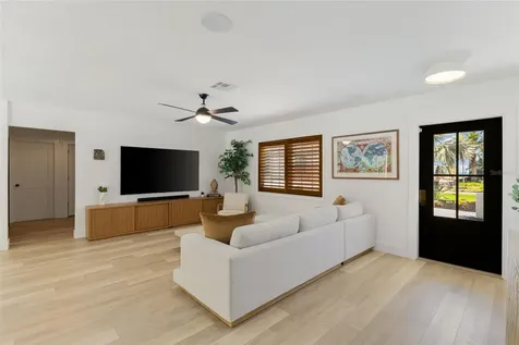 4618 Bayshore Boulevard NE St Petersburg FL 33703