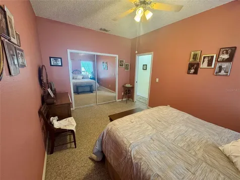 5738 King James Avenue Leesburg FL 34748