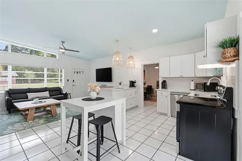 1702 NW 38th Drive Gainesville FL 32605