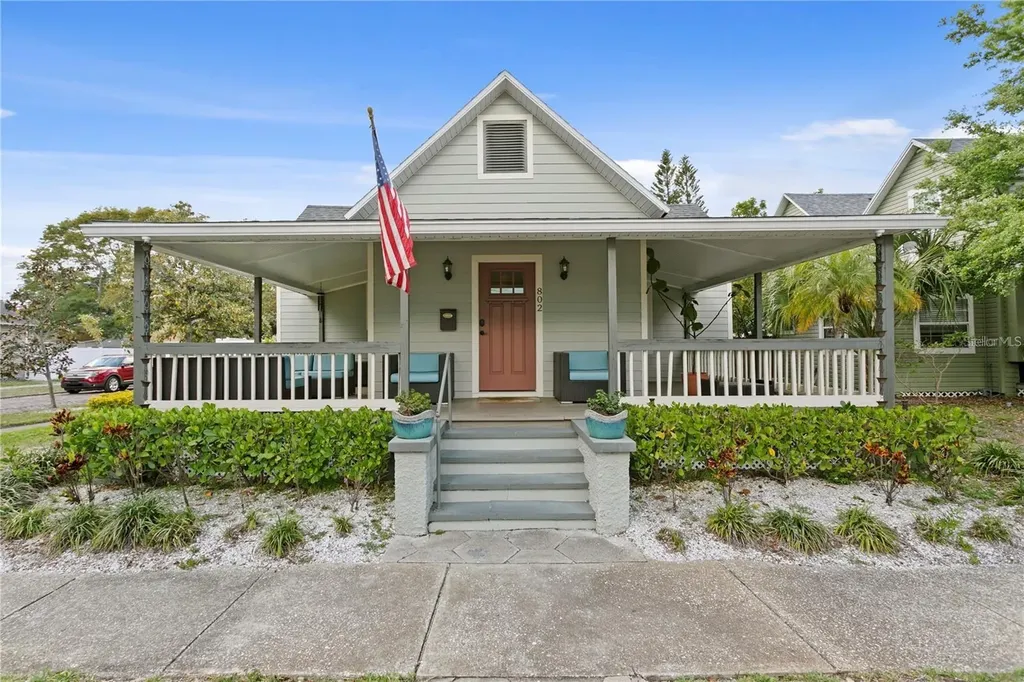 802 Dartmoor Street N St Petersburg FL 33701