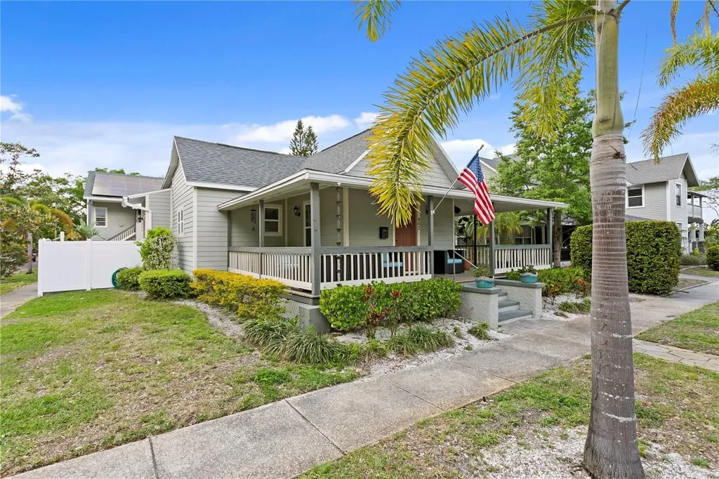 802 Dartmoor Street N St Petersburg FL 33701