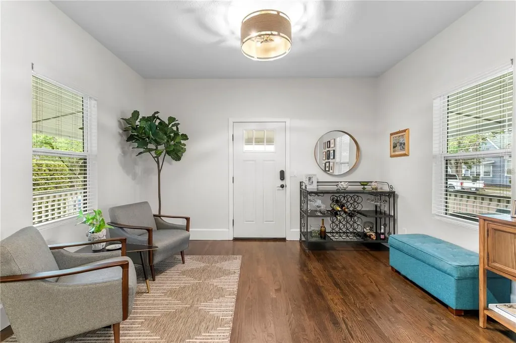 802 Dartmoor Street N St Petersburg FL 33701