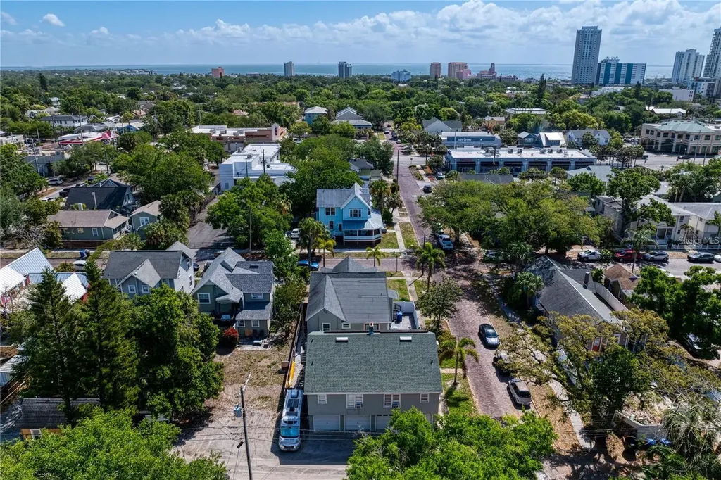 802 Dartmoor Street N St Petersburg FL 33701