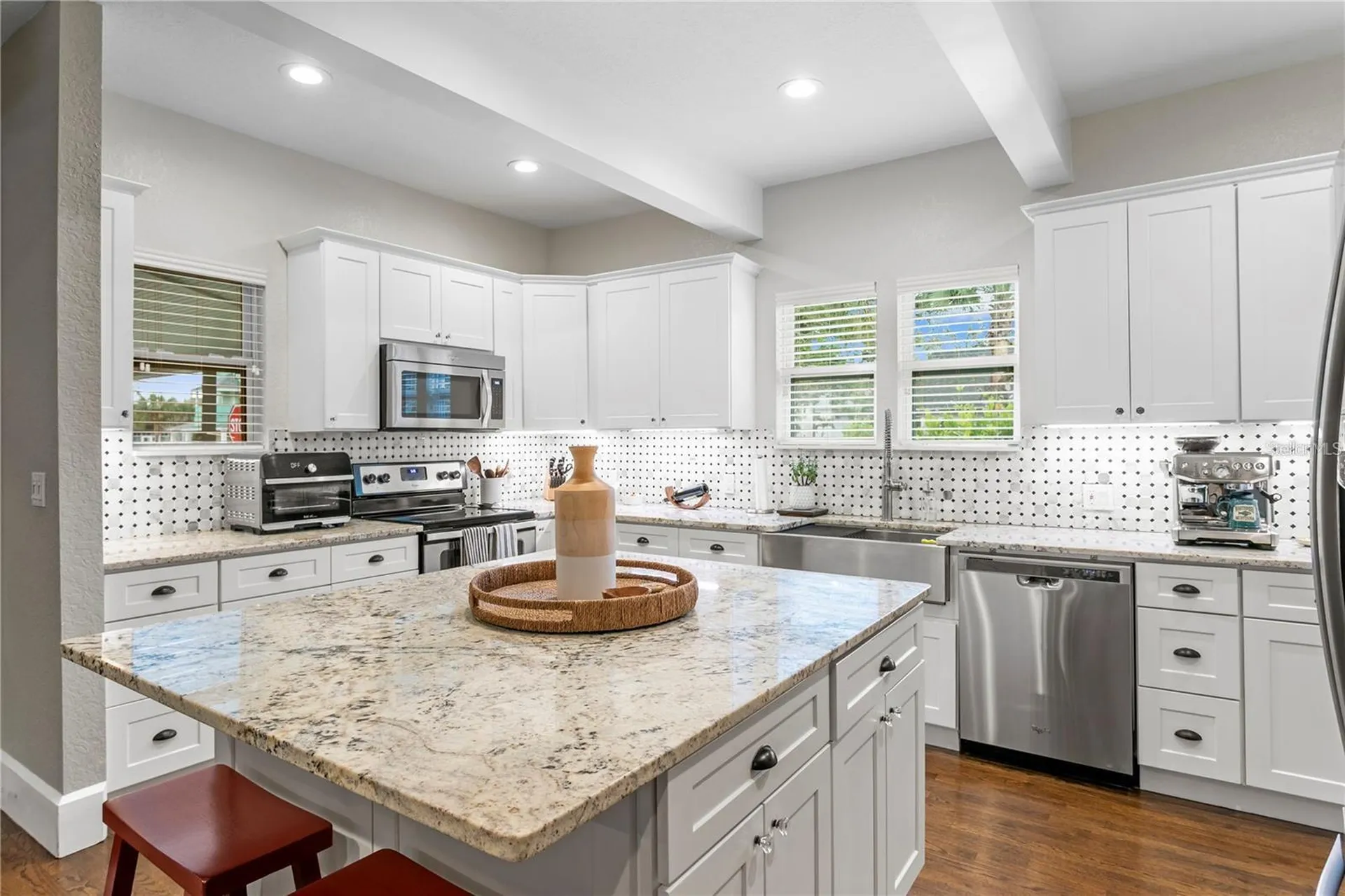 802 Dartmoor Street N St Petersburg FL 33701