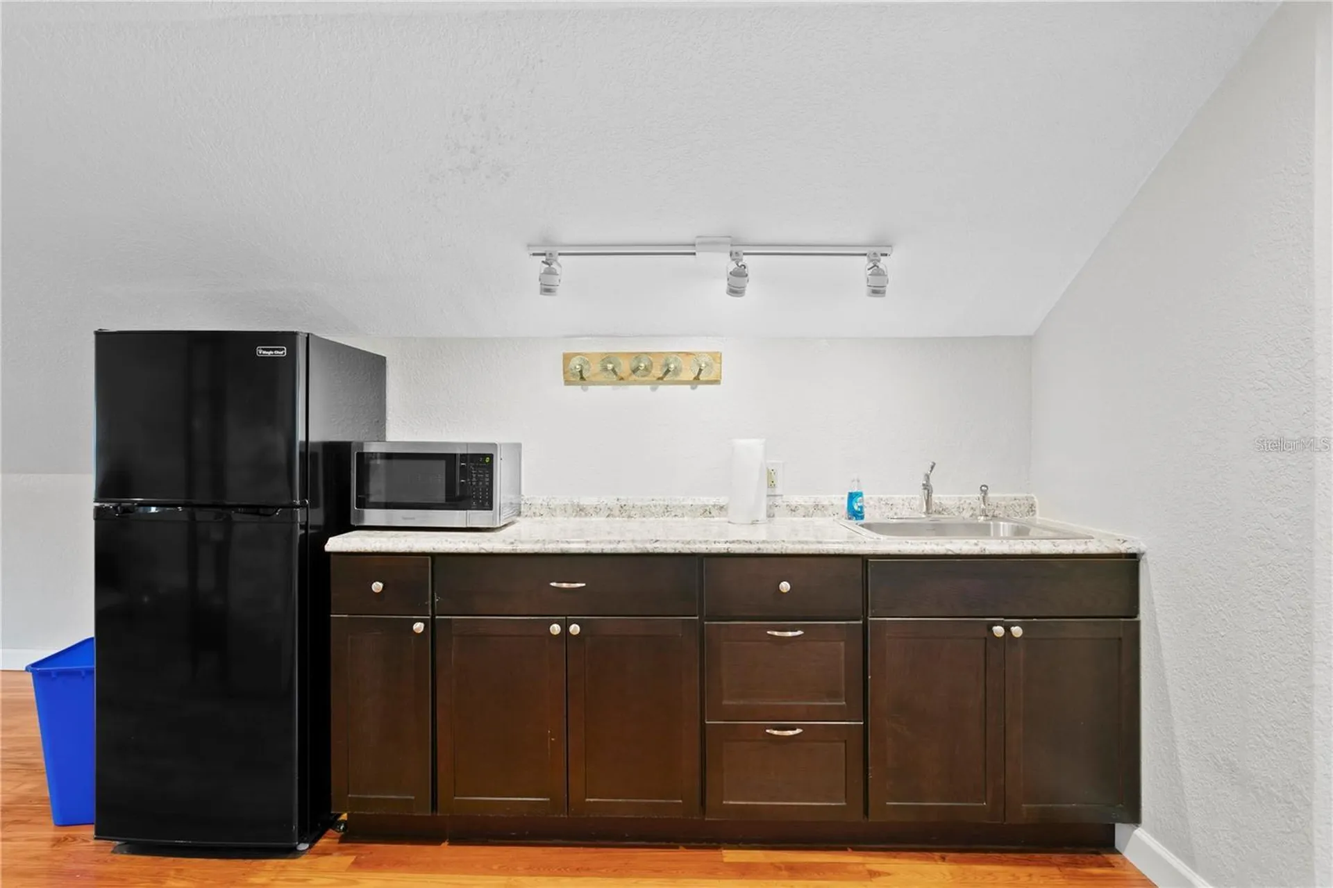 802 Dartmoor Street N St Petersburg FL 33701