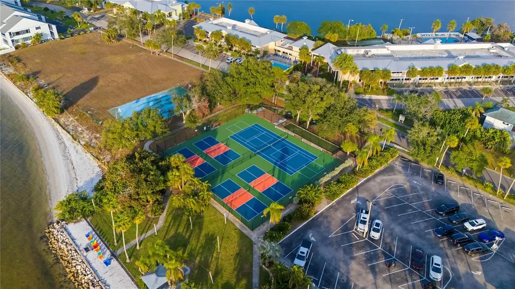 611 Destiny Drive Ruskin FL 33570