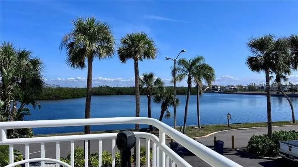 611 Destiny Drive Ruskin FL 33570