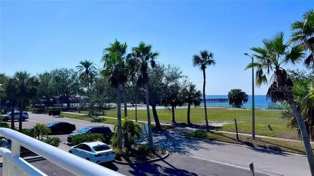 611 Destiny Drive Ruskin FL 33570