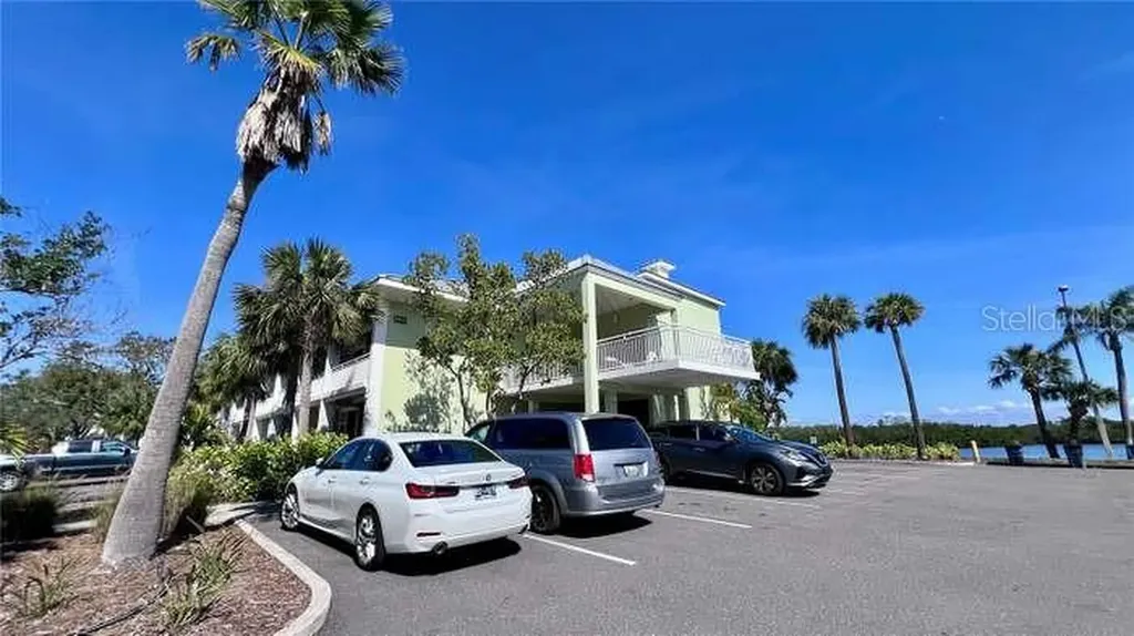 611 Destiny Drive Ruskin FL 33570